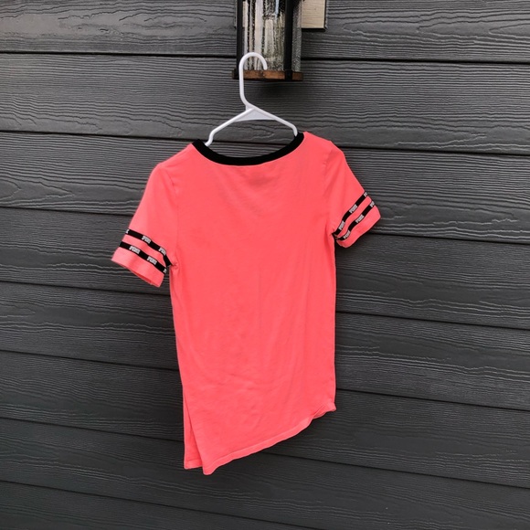 Pink T-shirt - Picture 2 of 3